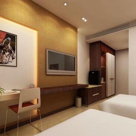 غورغاون Hotel Vipul Grand المظهر الخارجي الصورة