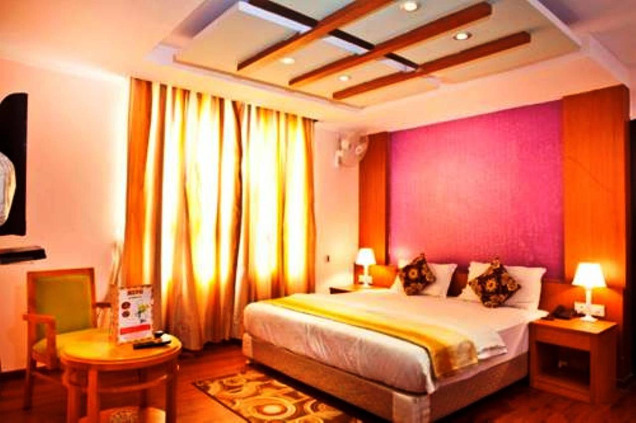غورغاون Hotel Vipul Grand المظهر الخارجي الصورة