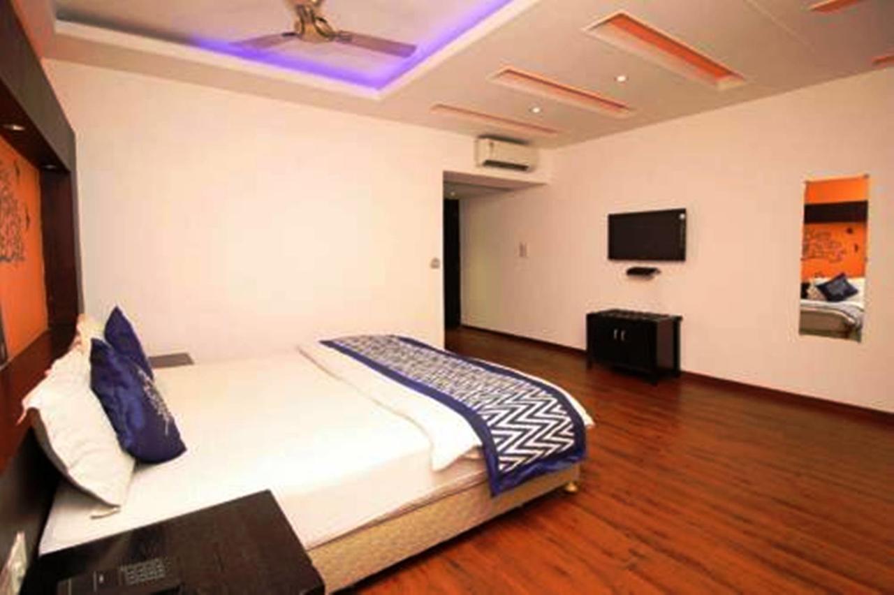 غورغاون Hotel Vipul Grand المظهر الخارجي الصورة
