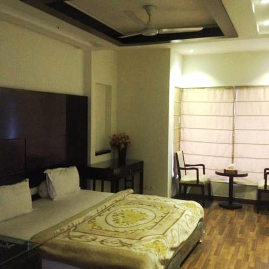 غورغاون Hotel Vipul Grand المظهر الخارجي الصورة