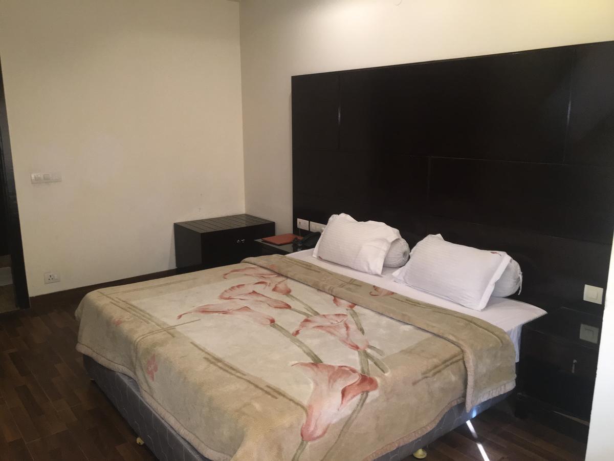 غورغاون Hotel Vipul Grand المظهر الخارجي الصورة