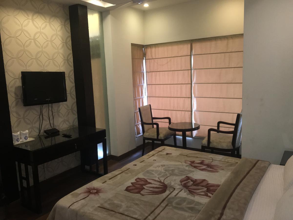 غورغاون Hotel Vipul Grand المظهر الخارجي الصورة